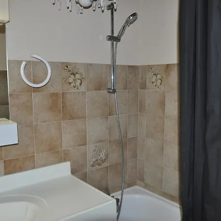 2 Pieces Avec Mezzanine Pres Des Remontees, Balcon Sud, Parking Couvert, - Fr-1-692-8 Apartment