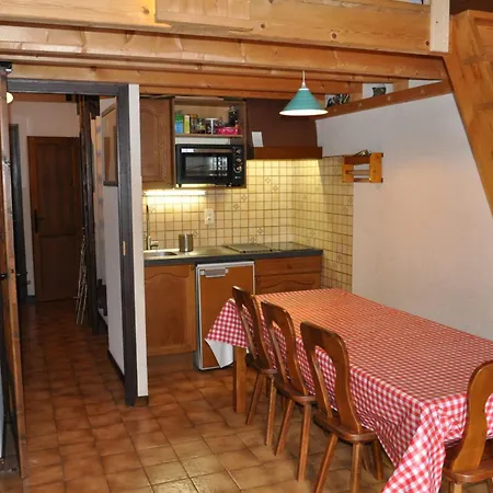 2 Pieces Avec Mezzanine Pres Des Remontees, Balcon Sud, Parking Couvert, - Fr-1-692-8